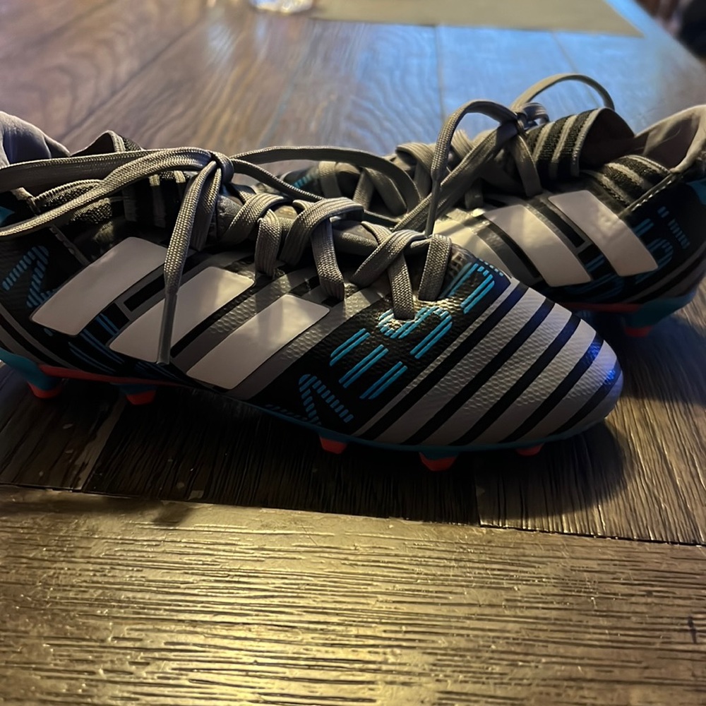 ADIDAS Nemeziz Messi young kid soccer cleats. Size 13K